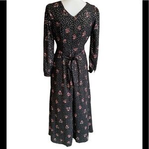 Women’s NY collection petite PXS dress. Black, gold with maroon flowers.